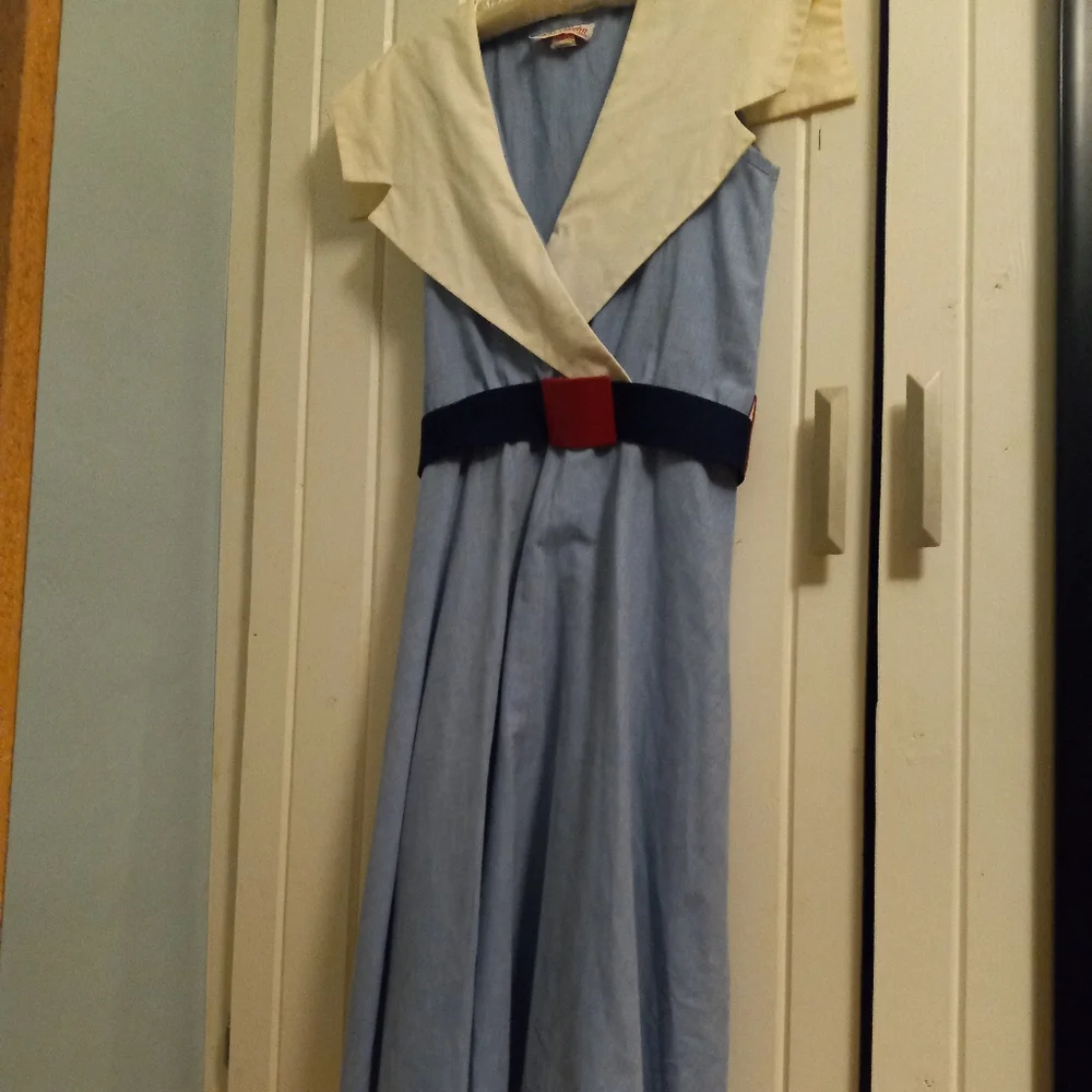 Vintage sleeveless dress with belt - Picture 2 of 13